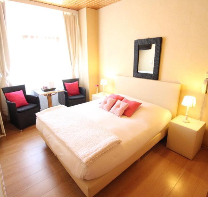 Hotel Georges Wenduine Bagian luar foto